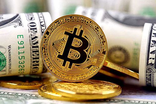 نفت بیت‌کوین را به زیر کشید
